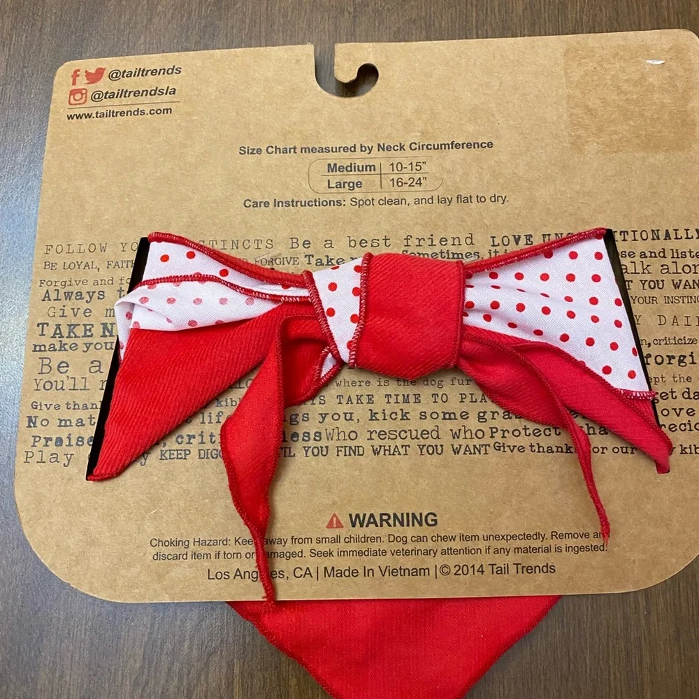 New and never worn Valentines dog nexk bandana size Medium 10-15 inches
